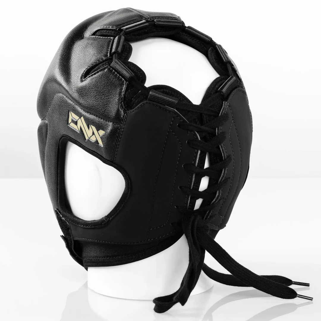 Il casco MMA ONX è ultraleggero.